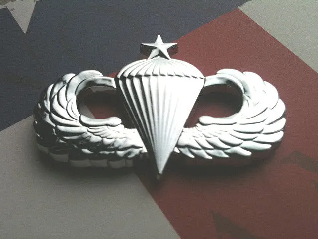 Senior Parachutist Badge